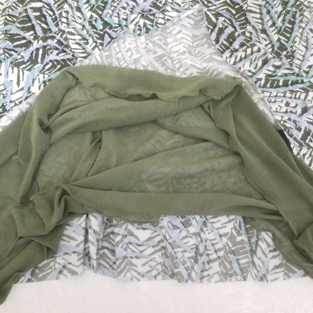 Penningtons Green Patterned V-Neck Layered Tank - Picture 9 of 10